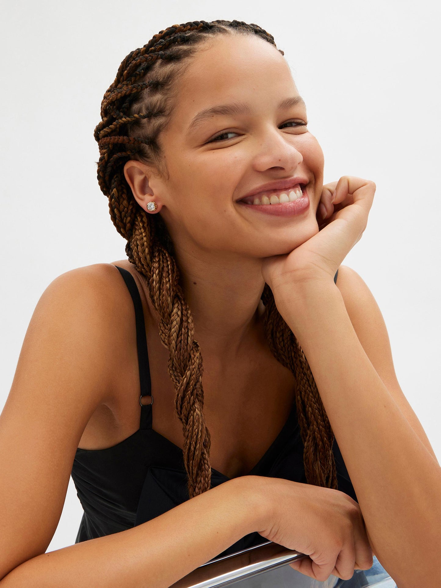 37423484GLD-Stone C Earrings-Crystal/Rhodium