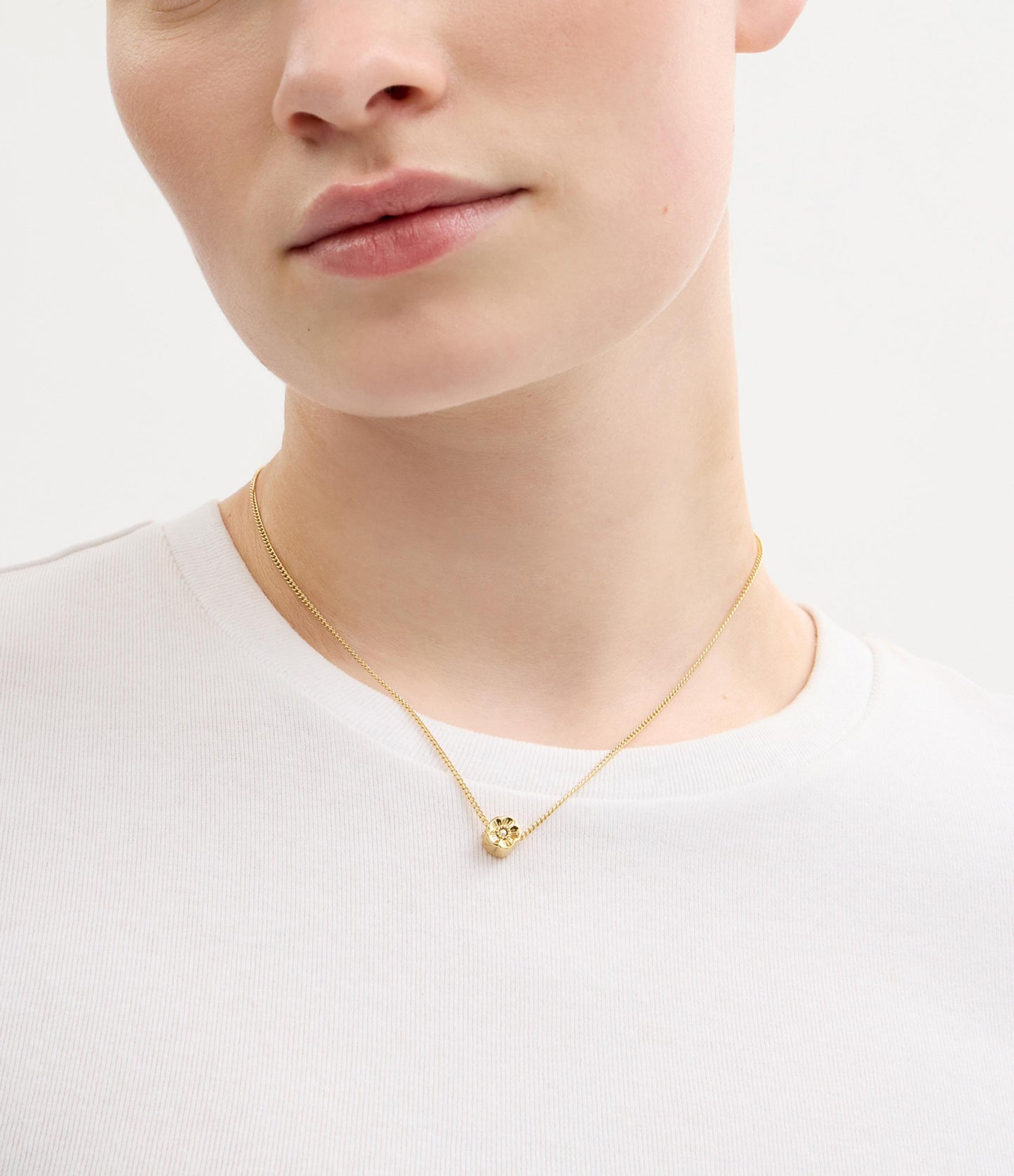 37527567GLD-Signature Tea Rose Pendant Necklace-Gold