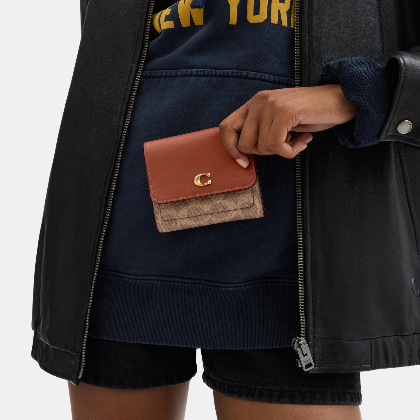 CAT56-Mila Small Flap Wallet in Signature Canvas-B4/Tan Caramel