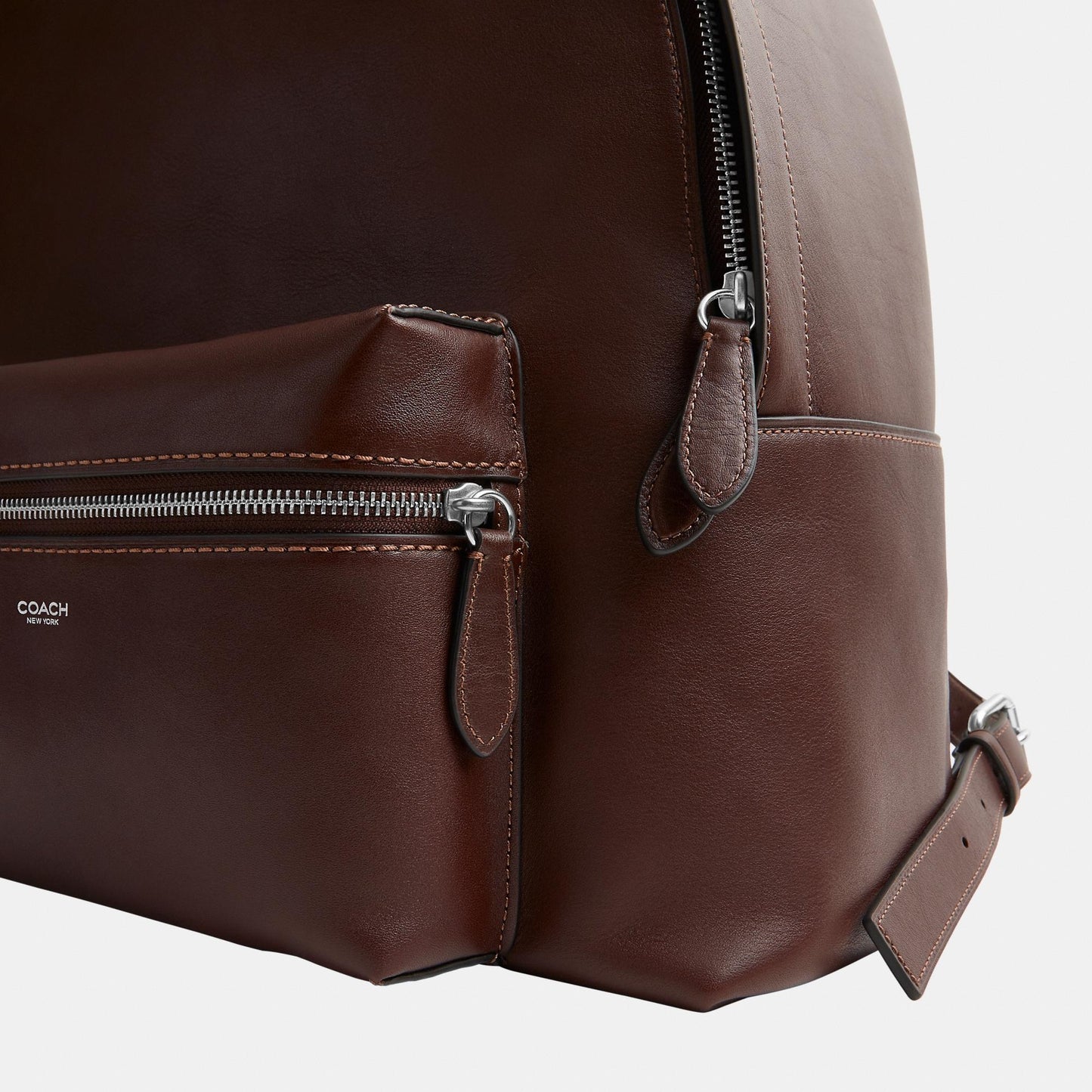 حقيبة ظهر "ريدجوود" من الجلد الطبيعي الحُبيبي