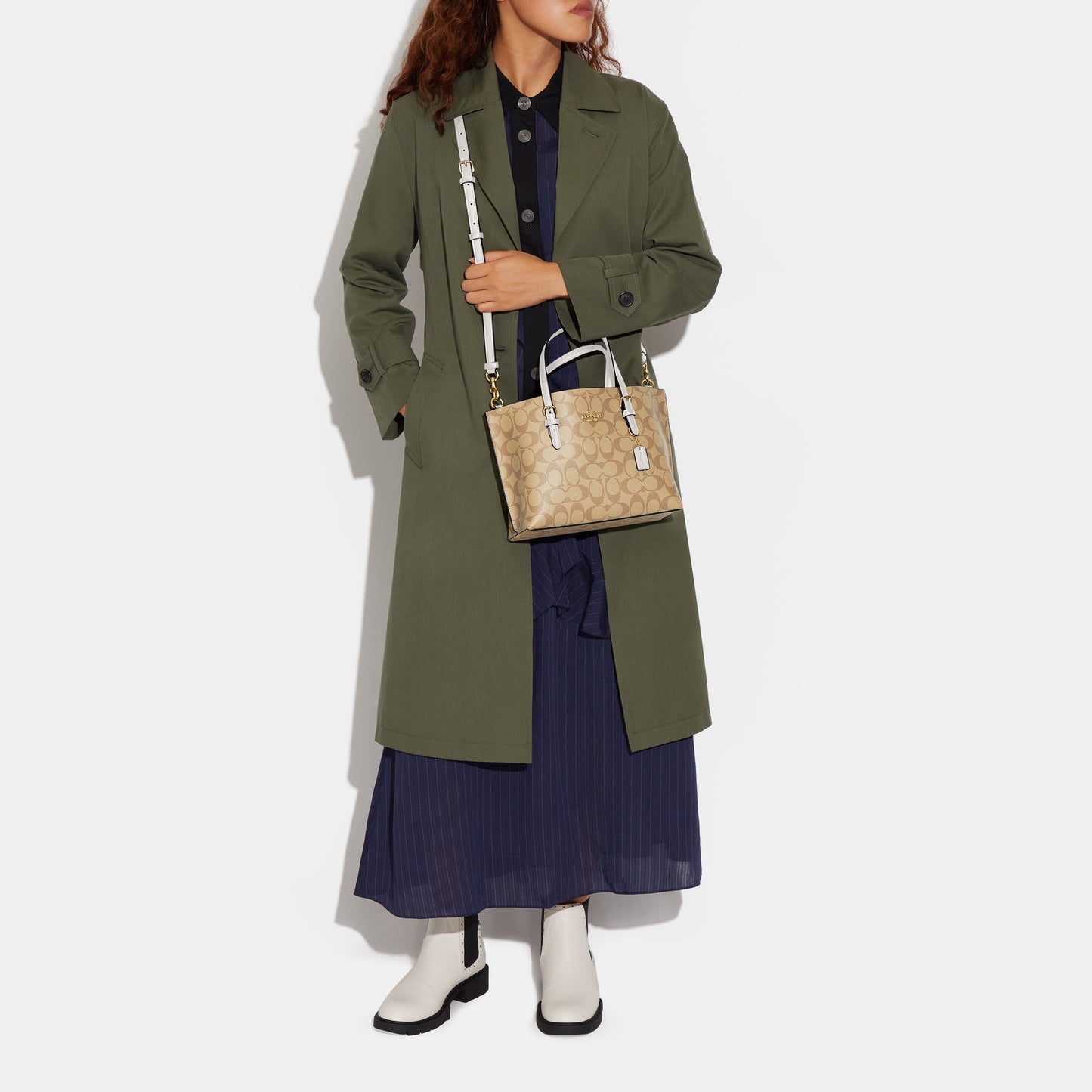 C4250-Mollie Tote 25 In Signature Canvas-Im/Light Khaki Chalk