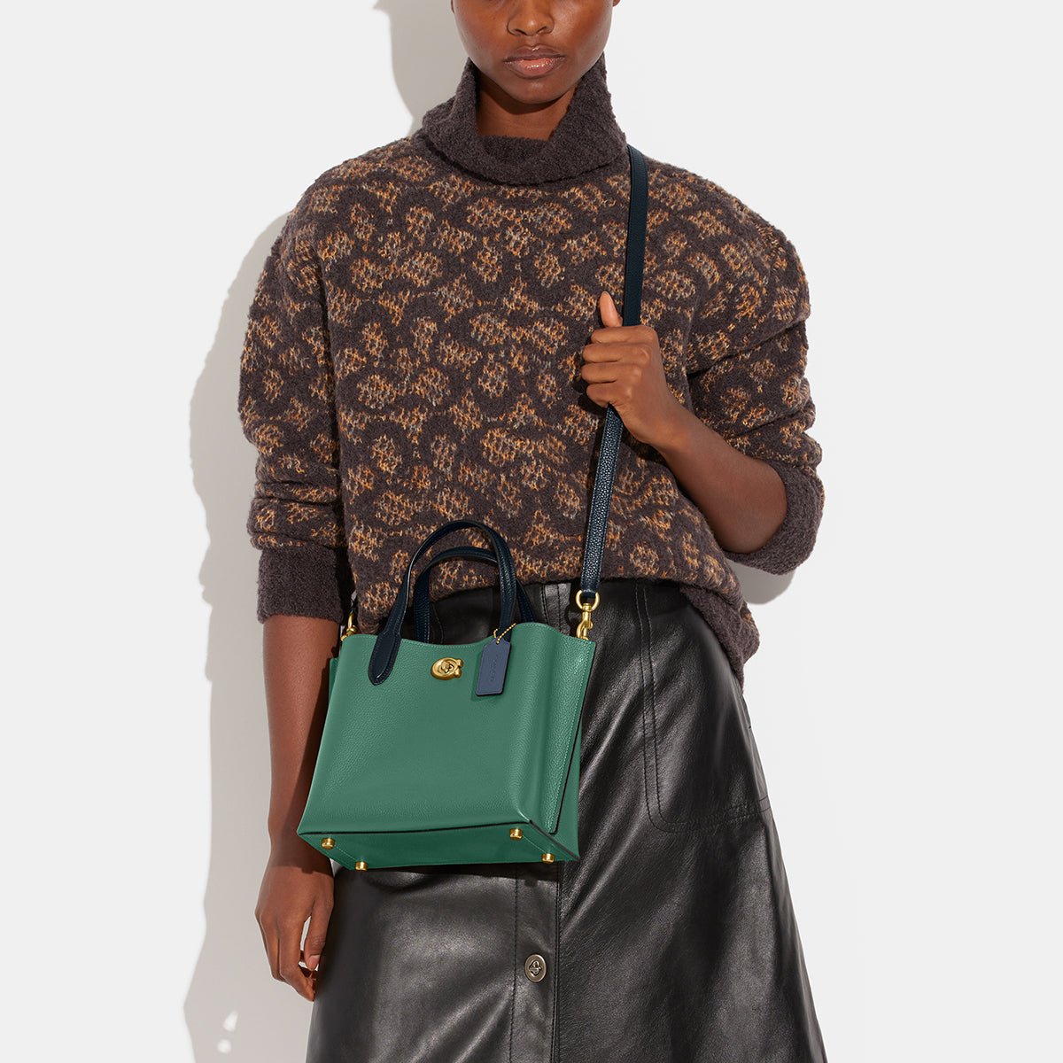 C8561-Willow Tote 24 In Colorblock-B4/Bright Green Multi