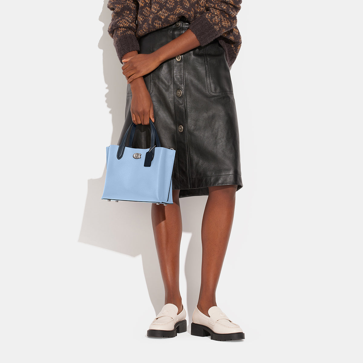 C8561-Willow Tote 24 In Colorblock-Lh/Pool Multi