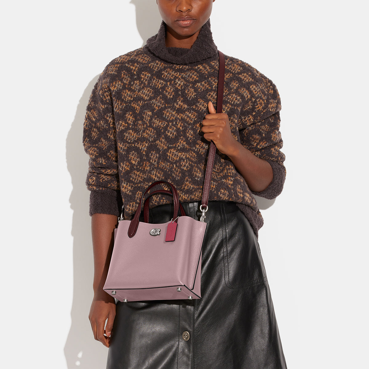 C8561-Willow Tote 24 In Colorblock-Lh/Faded Purple
