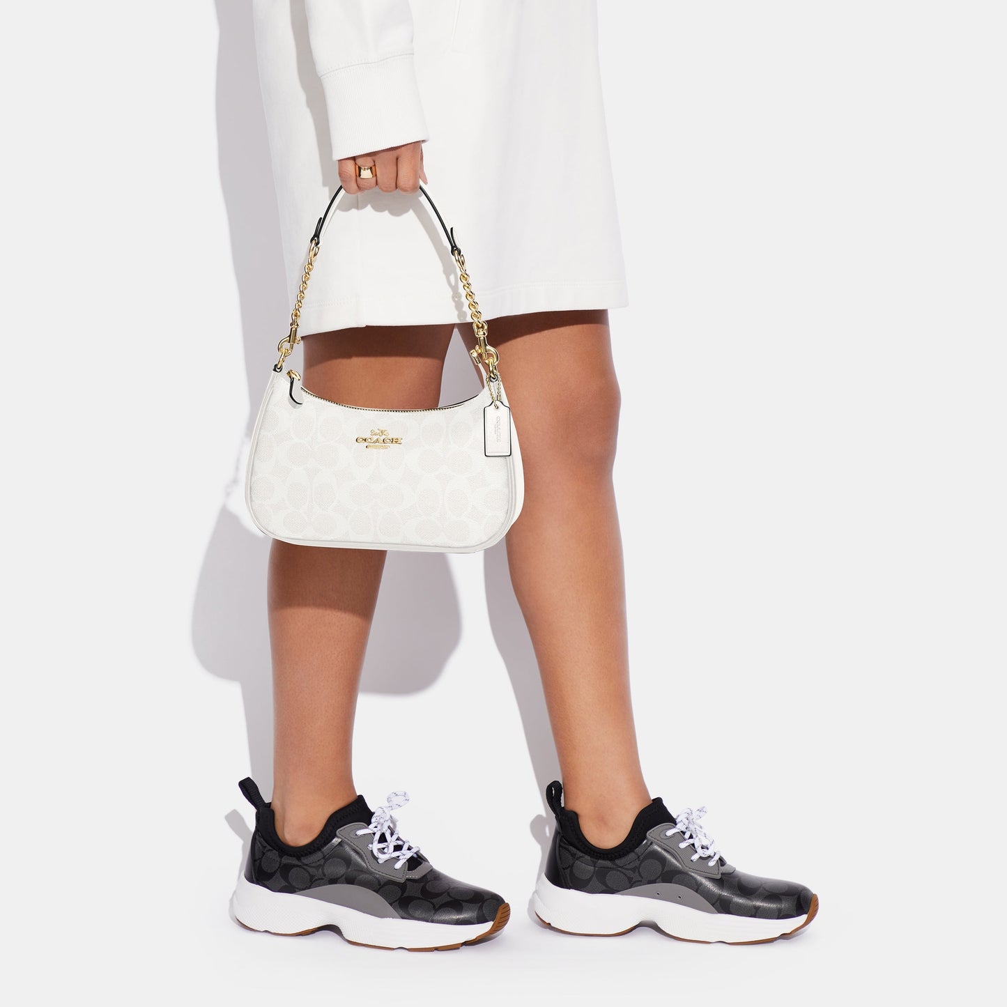 CA548-Teri Shoulder Bag In Signature Canvas-Im/Chalk/Glacierwhite