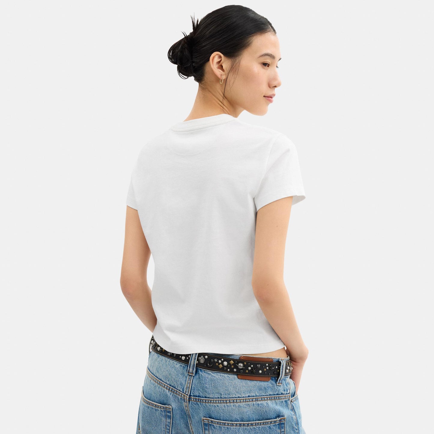 cbd21_wht_a46.jpg