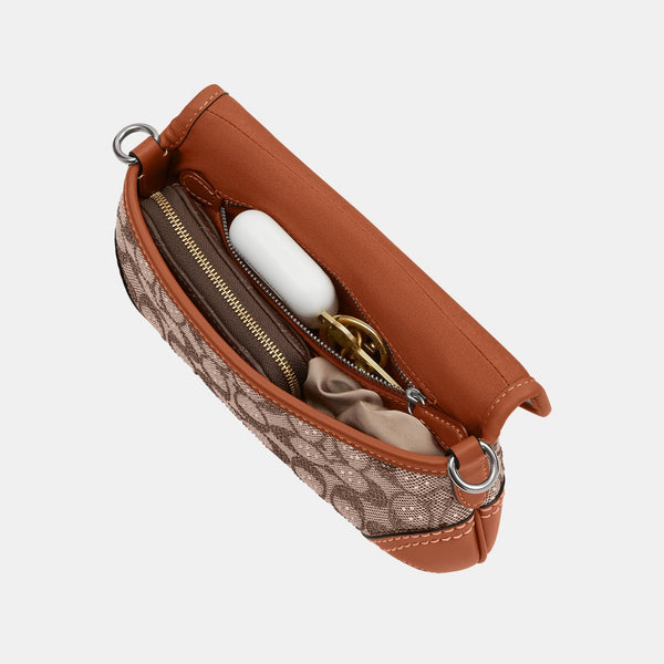 حقيبة "سوهو 25" من الجاكار بنقشة كوتش مرصعة بالكريستال