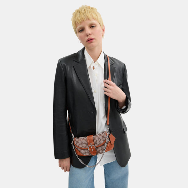 حقيبة "سوهو 25" من الجاكار بنقشة كوتش مرصعة بالكريستال