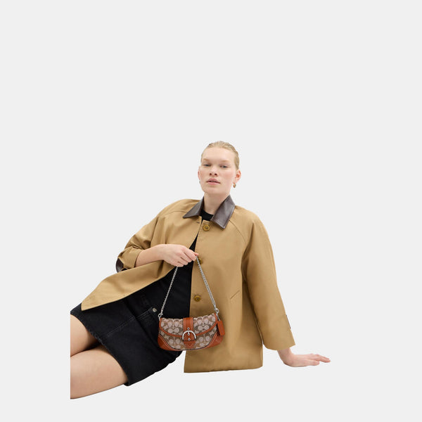 حقيبة "سوهو 25" من الجاكار بنقشة كوتش مرصعة بالكريستال