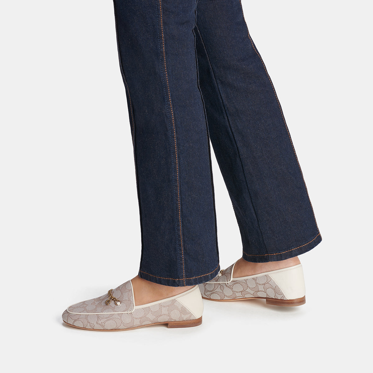 cc888-Hanna Loafer In Signature Jacquard-Stone/Chalk