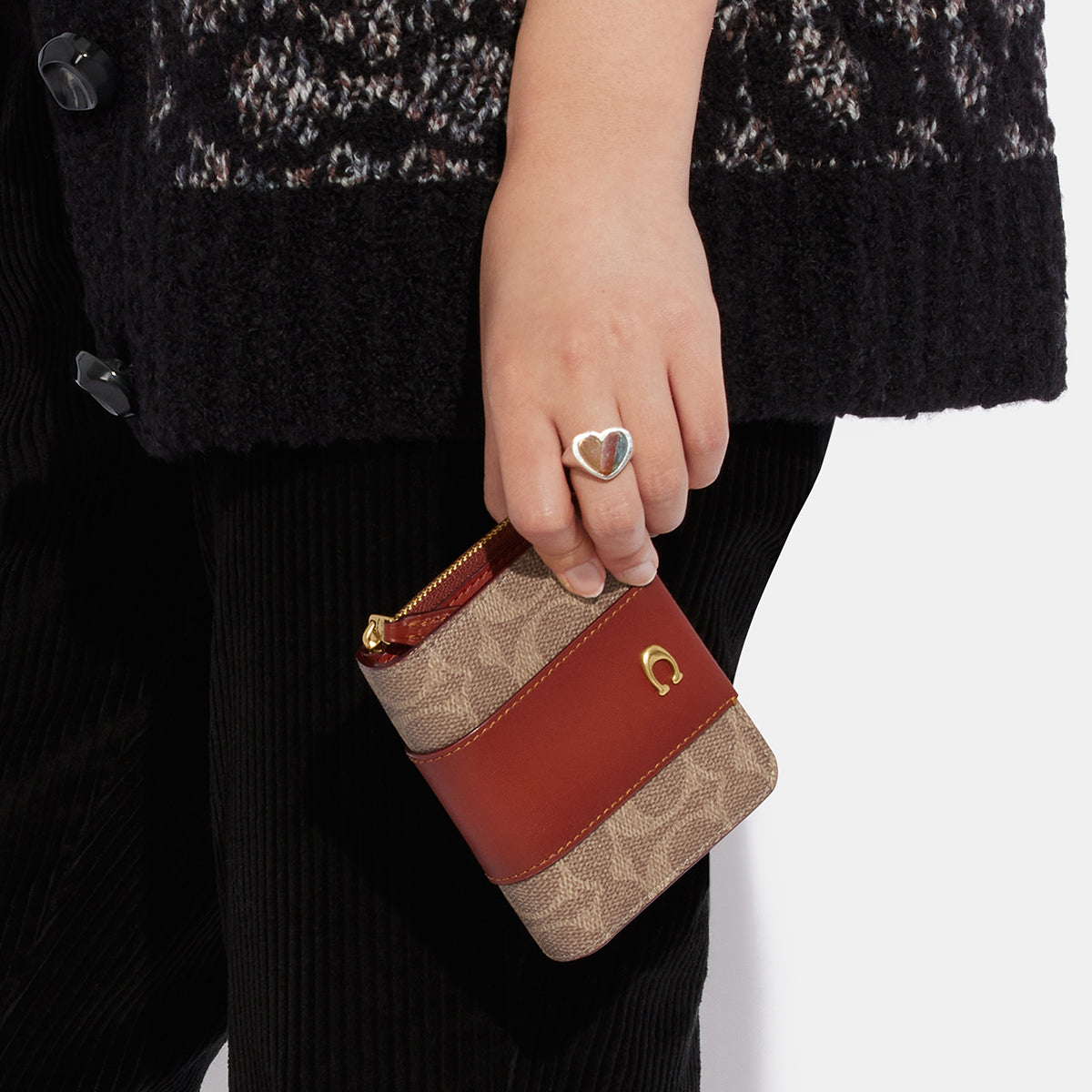 CD716-Billfold Wallet in Colorblock Signature Canvas-B4/Tan Rust