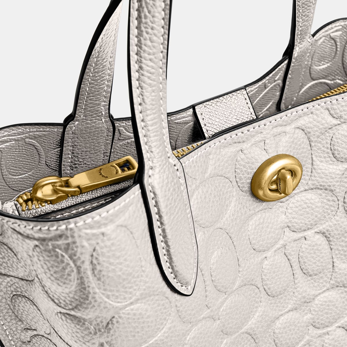 CN056-Willow Tote 24 In Signature Leather-B4/Chalk