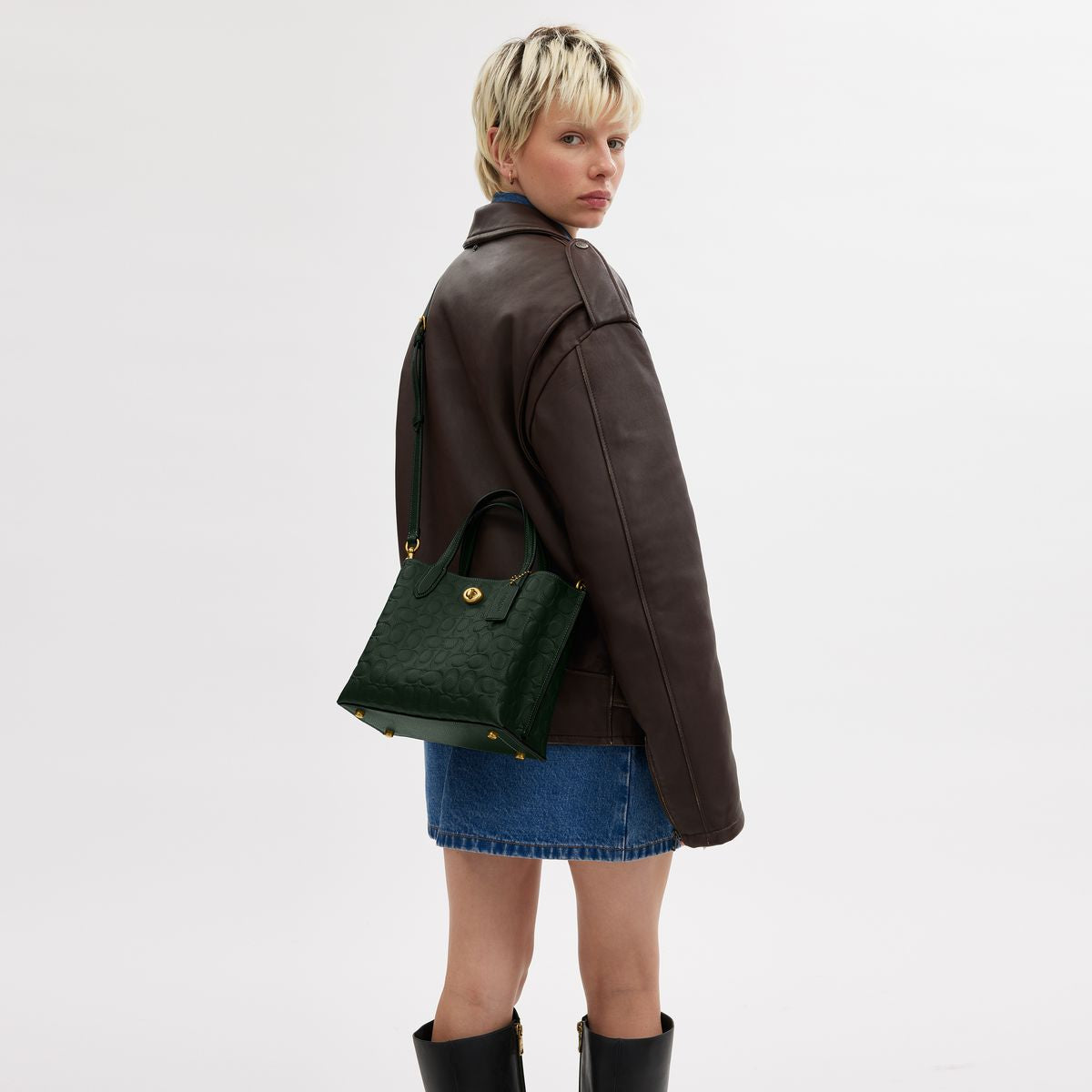 CN056-Willow Tote 24 In Signature Leather-B4/Amazon Green