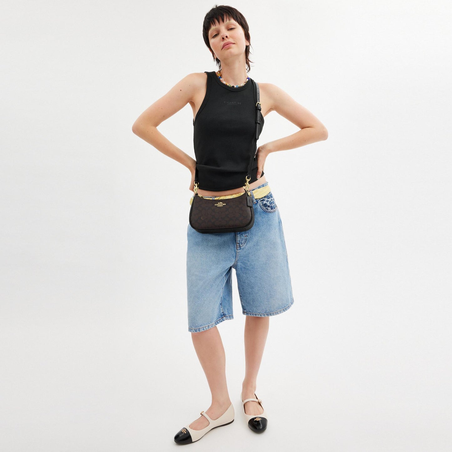 CV933-Teri Shoulder Bag In Signature Canvas-Im/Walnut/Black