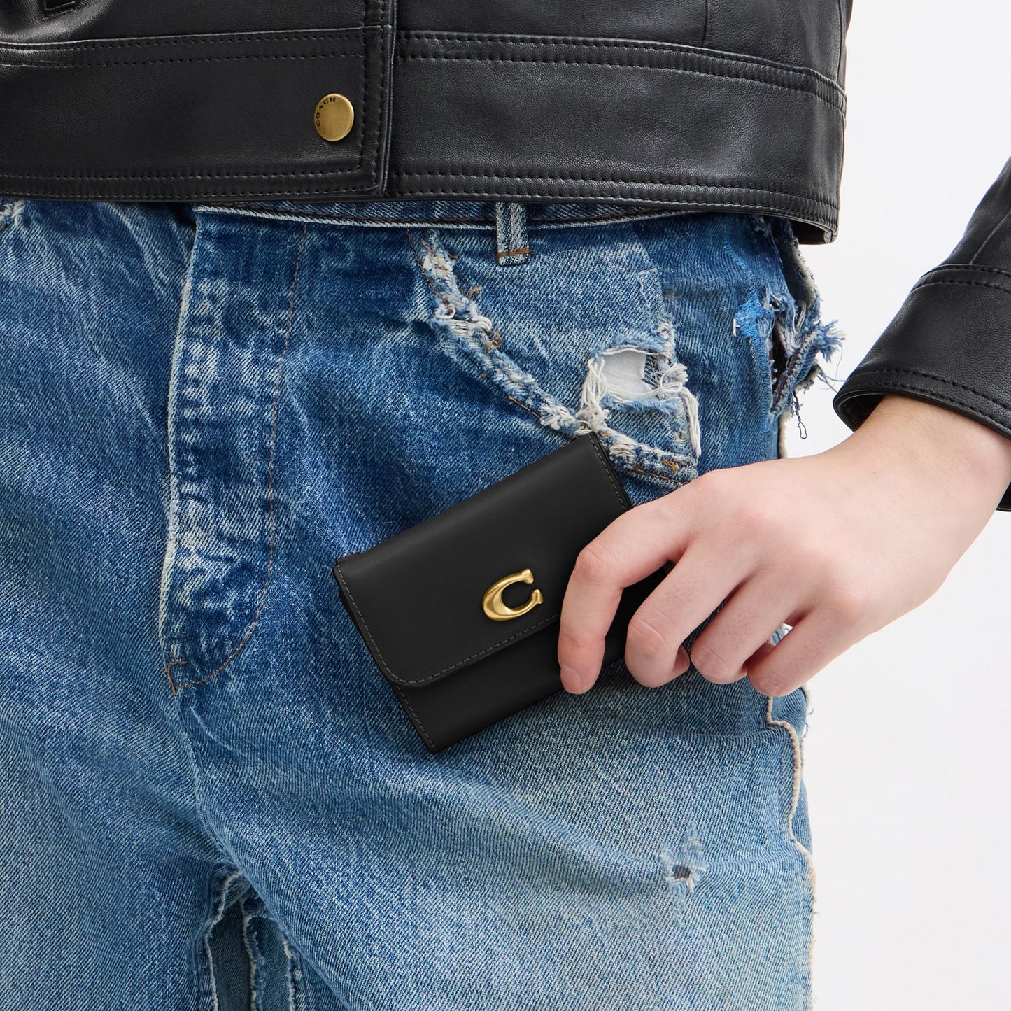 CZ111-ESSENTIAL CARD HOLDER WALLET-B4/BLACK