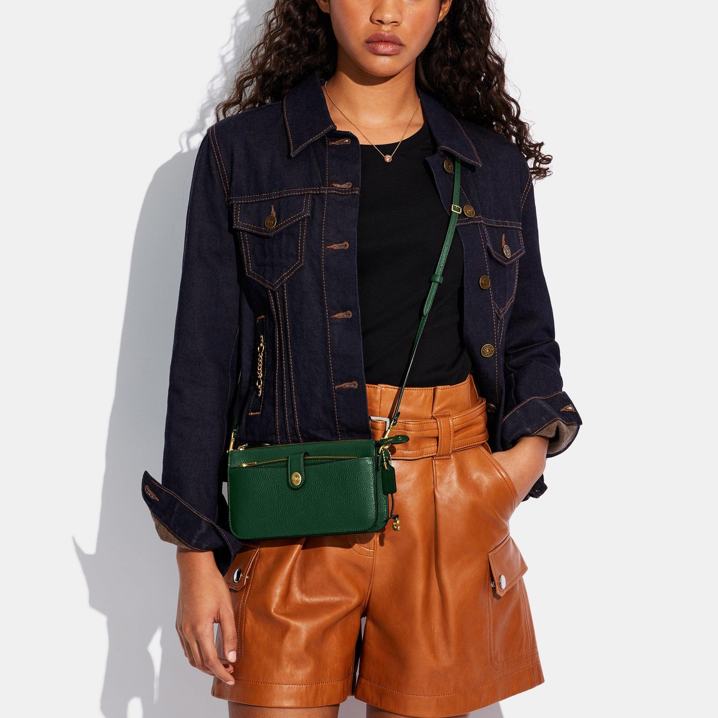 Noa Pop-Up Messenger - COACH Saudi Arabia Official Site