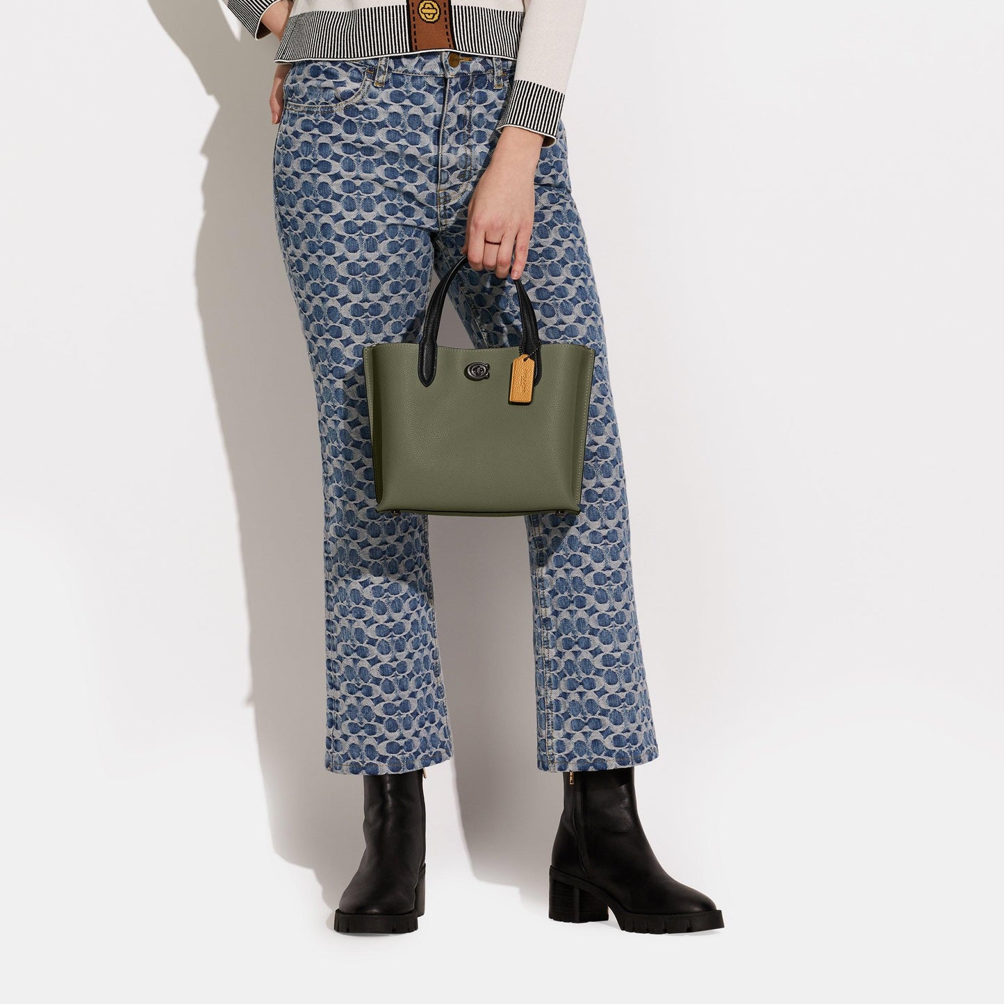 Willow Tote 24 In Colorblock With Signature Canvas Interior - COACH Saudi Arabia Official Site