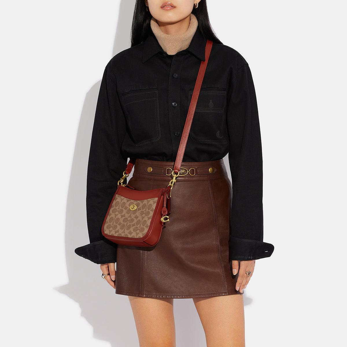 Chaise Crossbody 19 In Signature Canvas - COACH Saudi Arabia Official Site