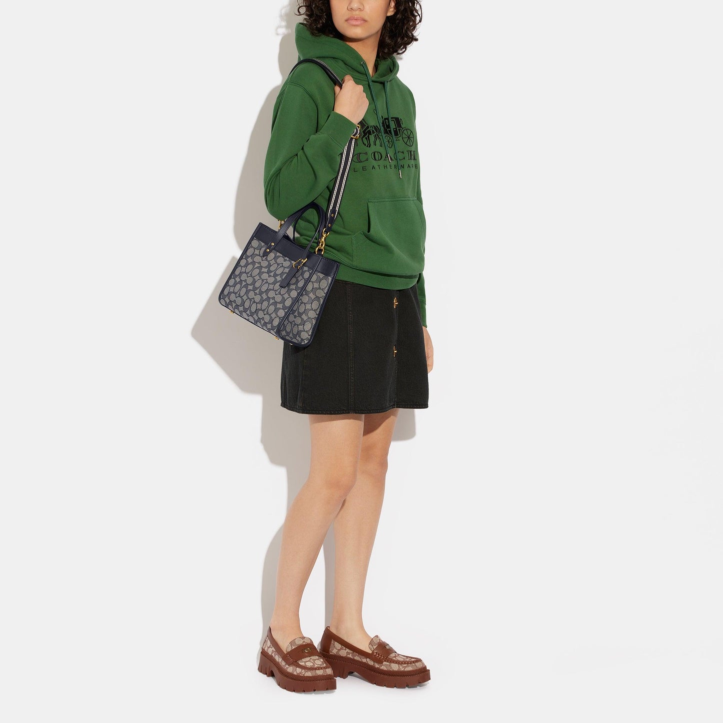 Field Tote 22 In Signature Jacquard - COACH Saudi Arabia Official Site