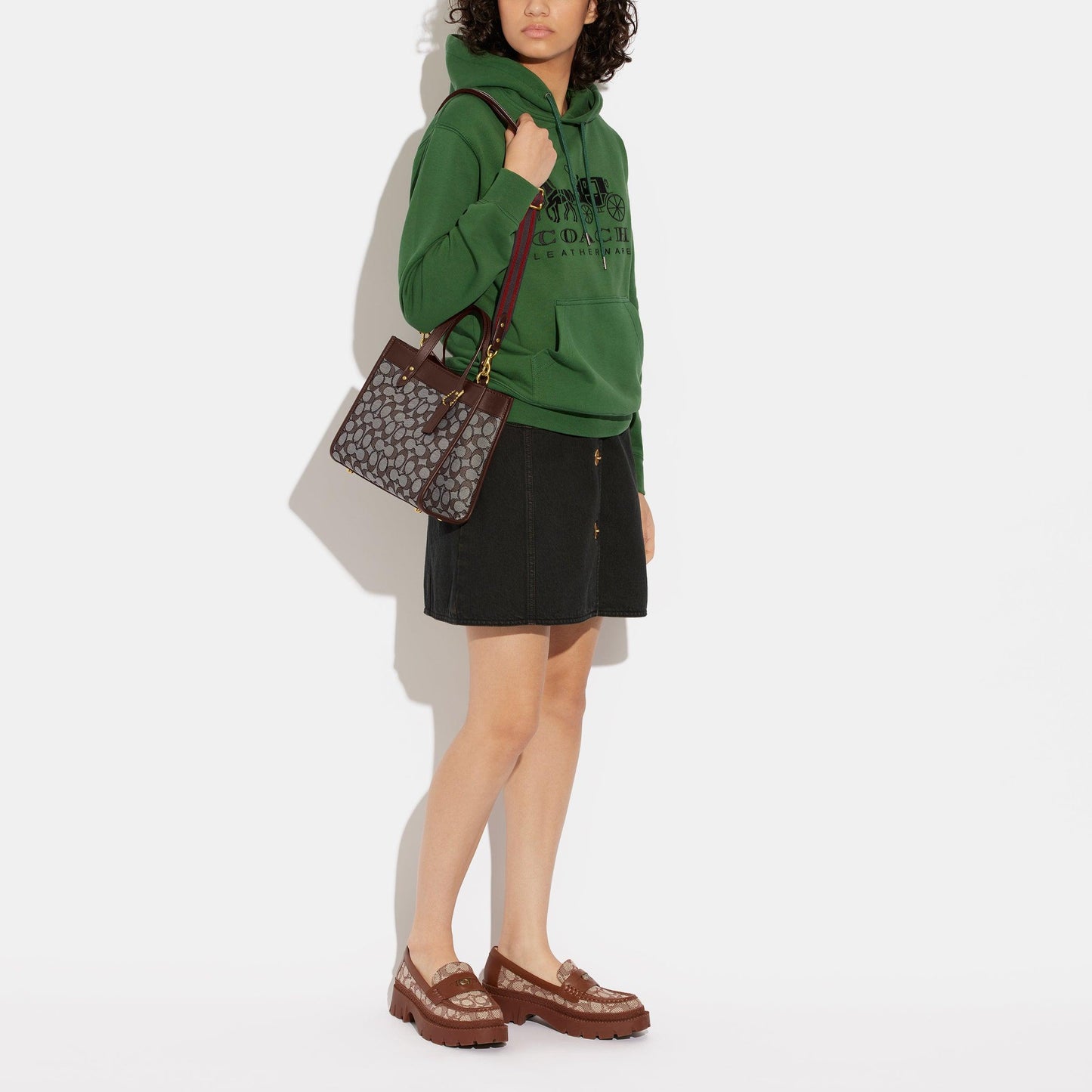 Field Tote 22 In Signature Jacquard - COACH Saudi Arabia Official Site