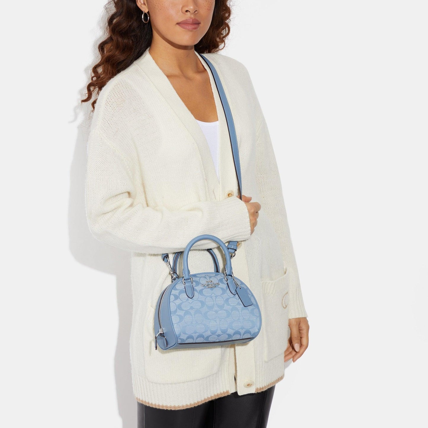 Sydney Satchel In Signature Chambray - COACH Saudi Arabia Official Site