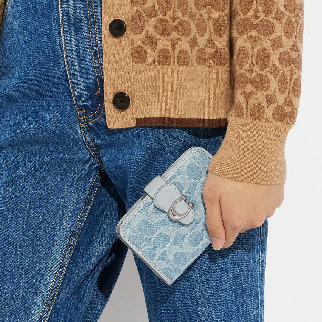 Tabby Medium Wallet In Signature Denim-CJ937-Lh/Pale Blue