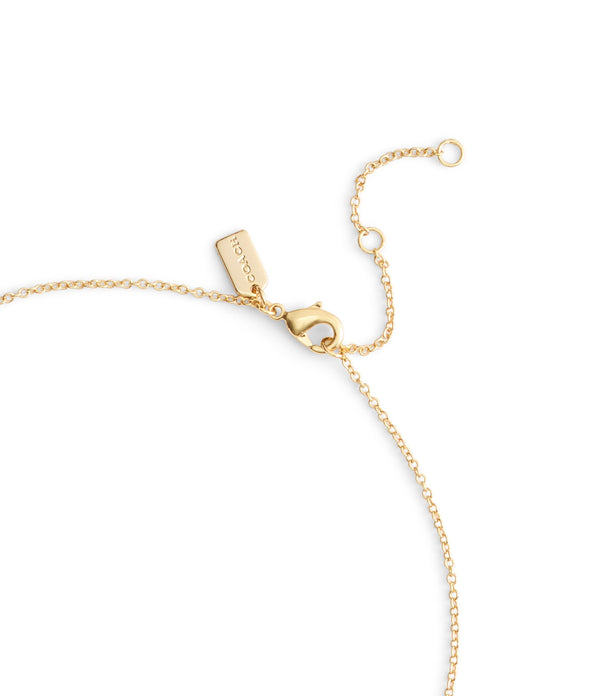 قلادة مزينة بحبات الكرز