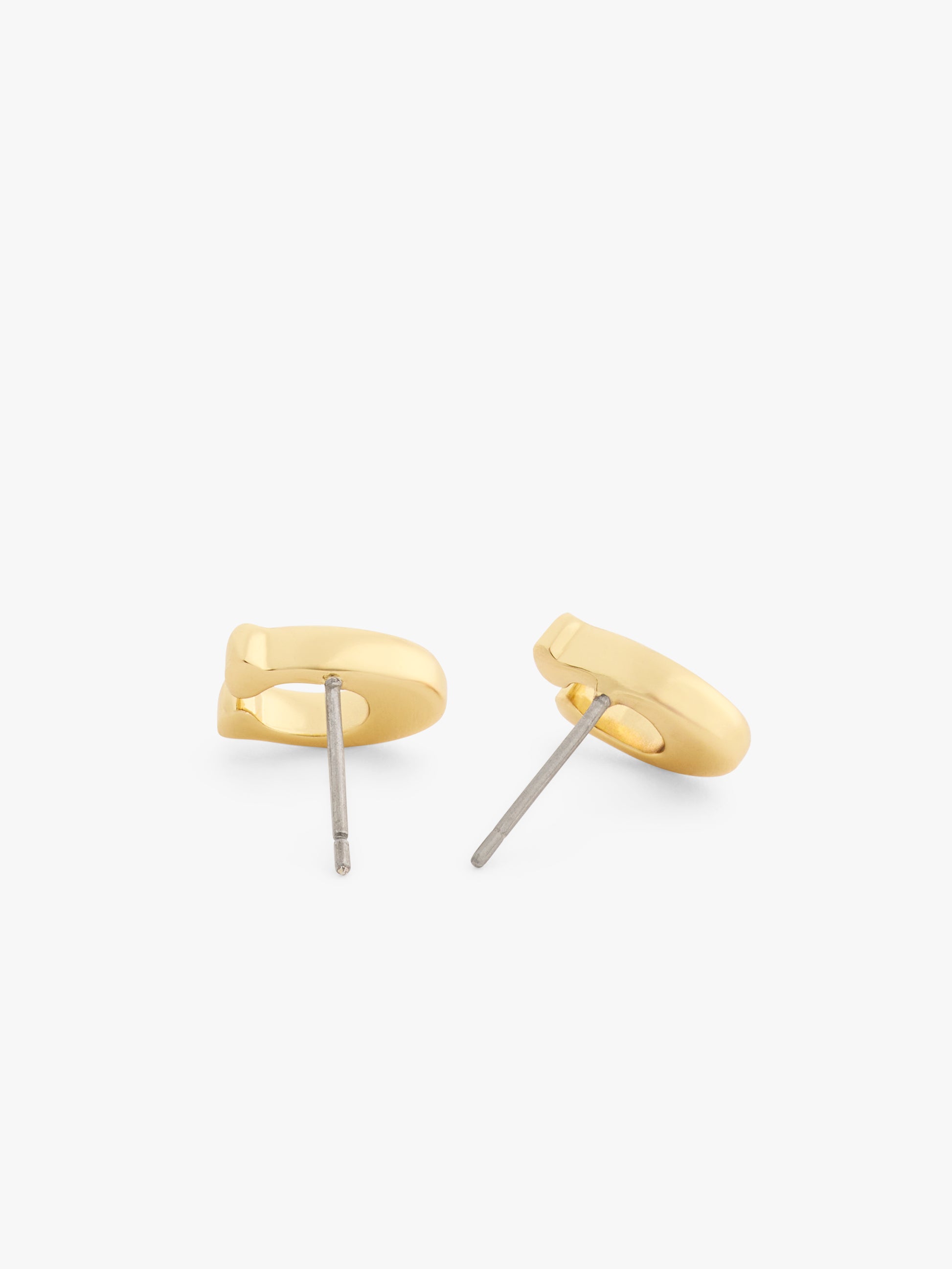 37571173GLD-Enamel C Stud Earrings-White/Gold