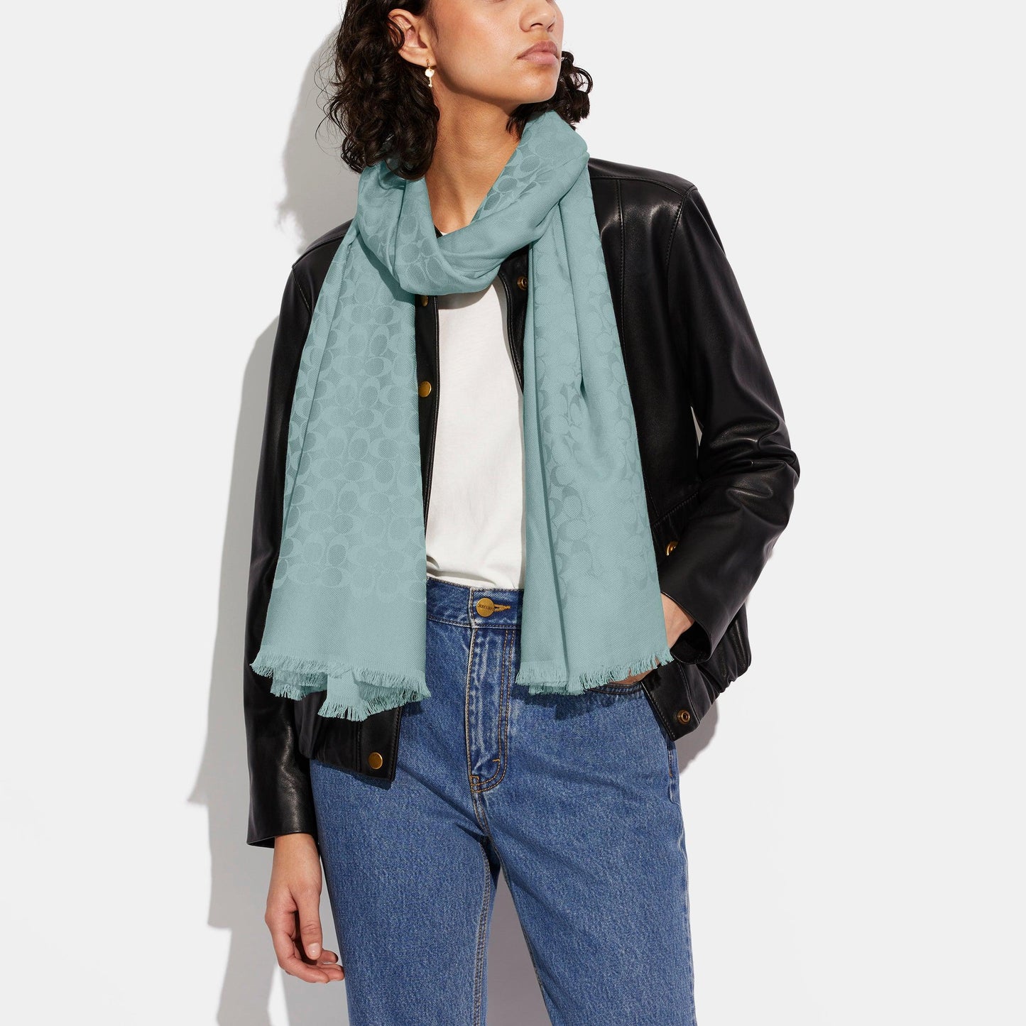 Bicolor Signature Signature Stole - COACH Saudi Arabia Official Site
