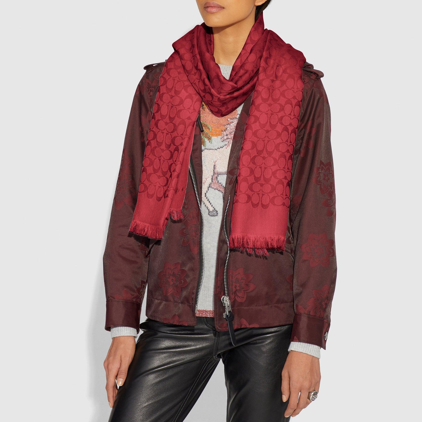 Bicolor Signature Signature Stole - COACH Saudi Arabia Official Site