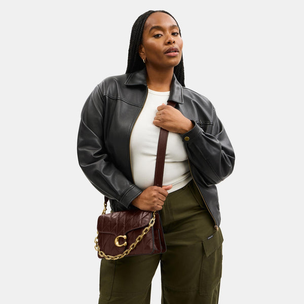 حقيبة كتف "تابي" مبطنة بحزام سلسلة