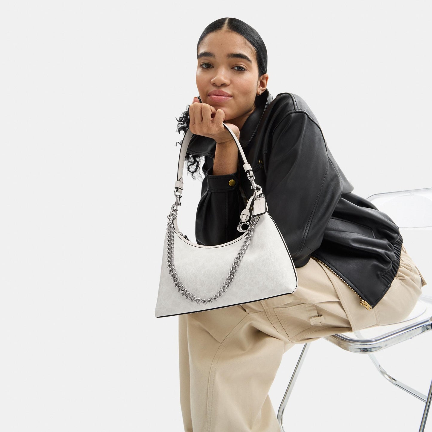 CAM26-Juliet Shoulder Bag 25 in Signature Canvas-Lh/White Chalk