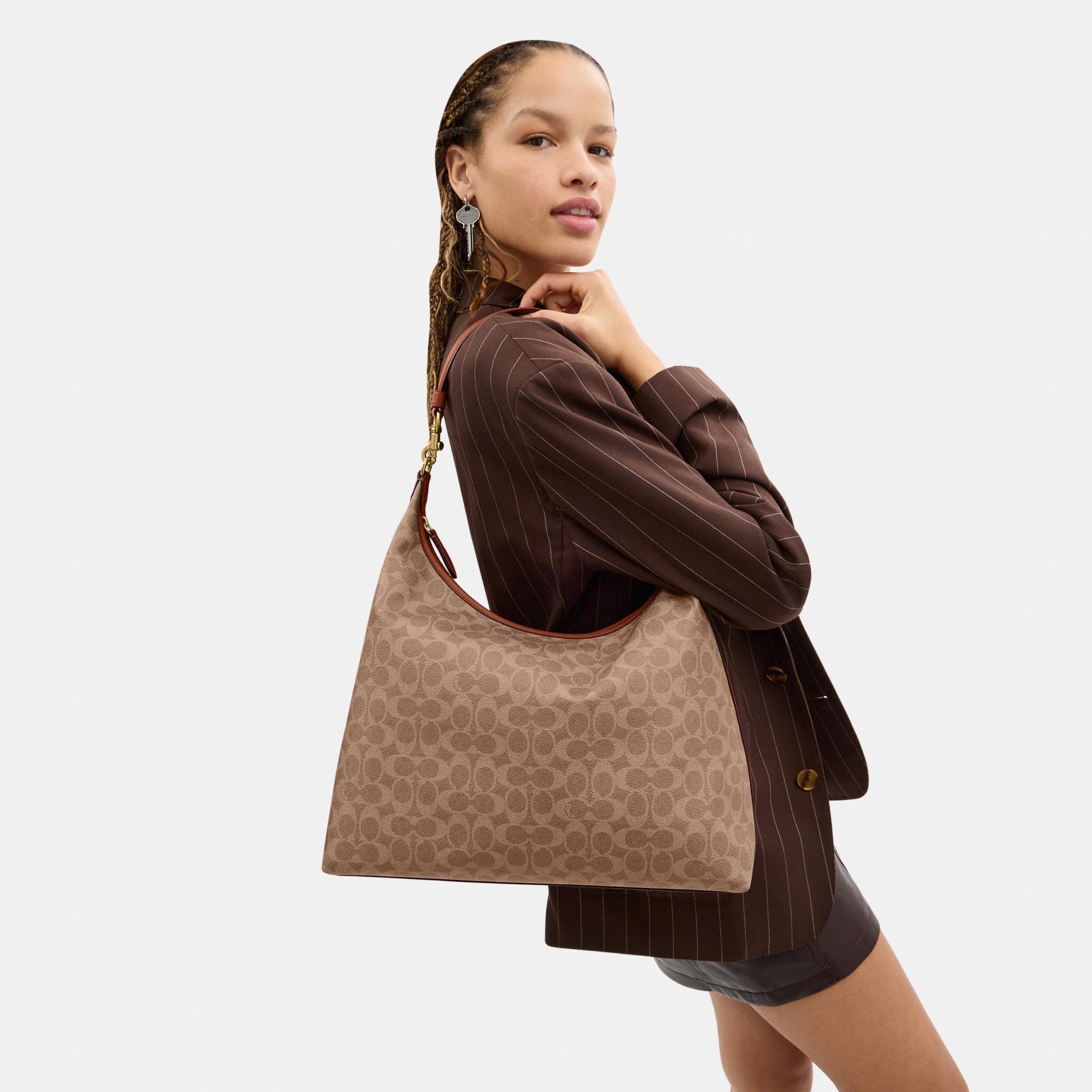 CAM28-Juliet Shoulder Bag 38 in Signature Canvas-B4/Tan Caramel