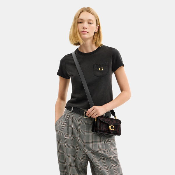 حقيبة كتف "تابي 20" من شعر العجل بنقشة فهد