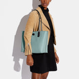 C0692-Willow Tote In Colorblock With Signature Canvas Interior