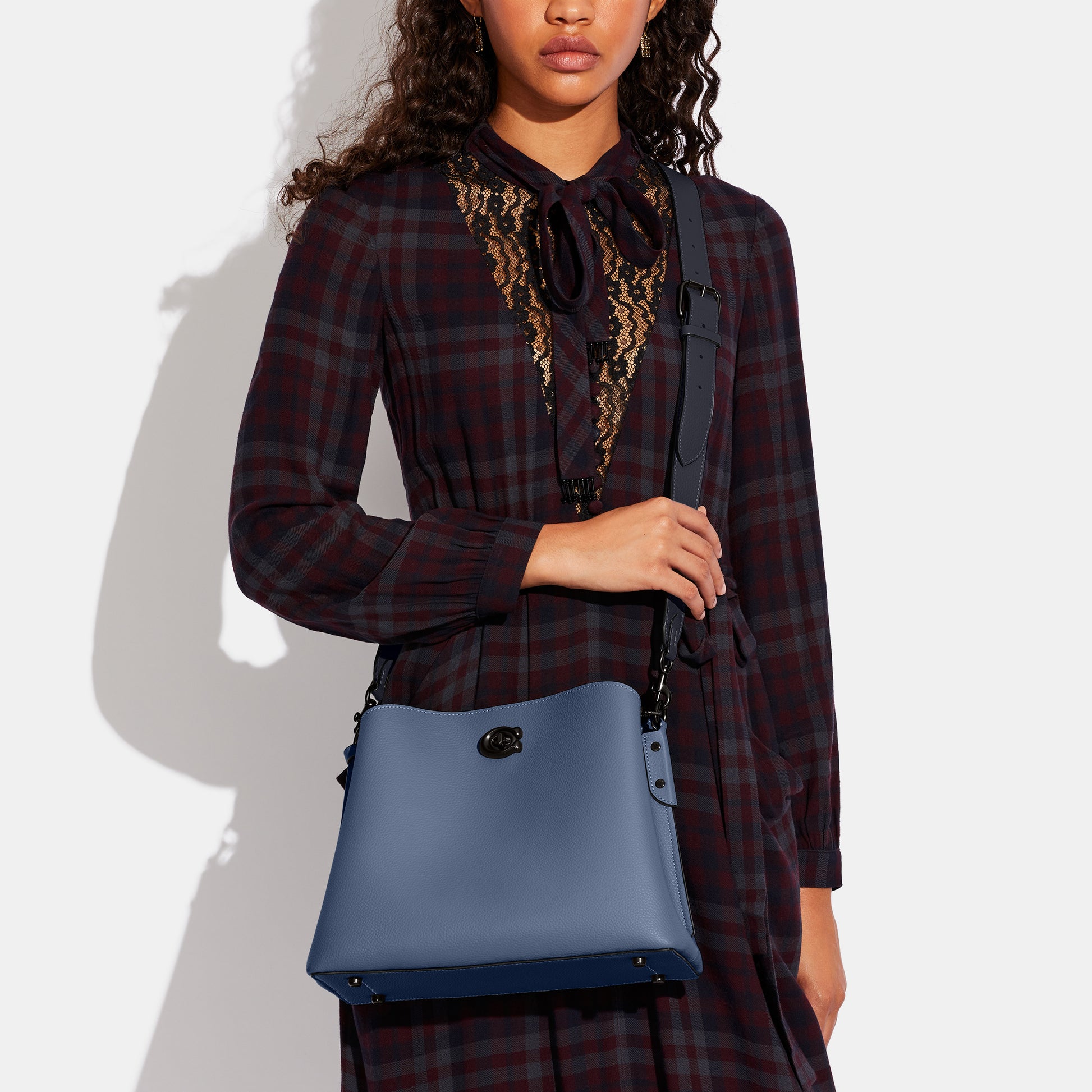 C2590-Willow Shoulder Bag In Colorblock-V5/Washed Chambray Multi
