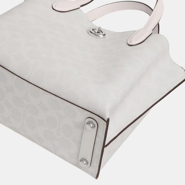 حقيبة "ويلو توت 24 Willow Tote" من القماش بنقشة ماركة كوتش