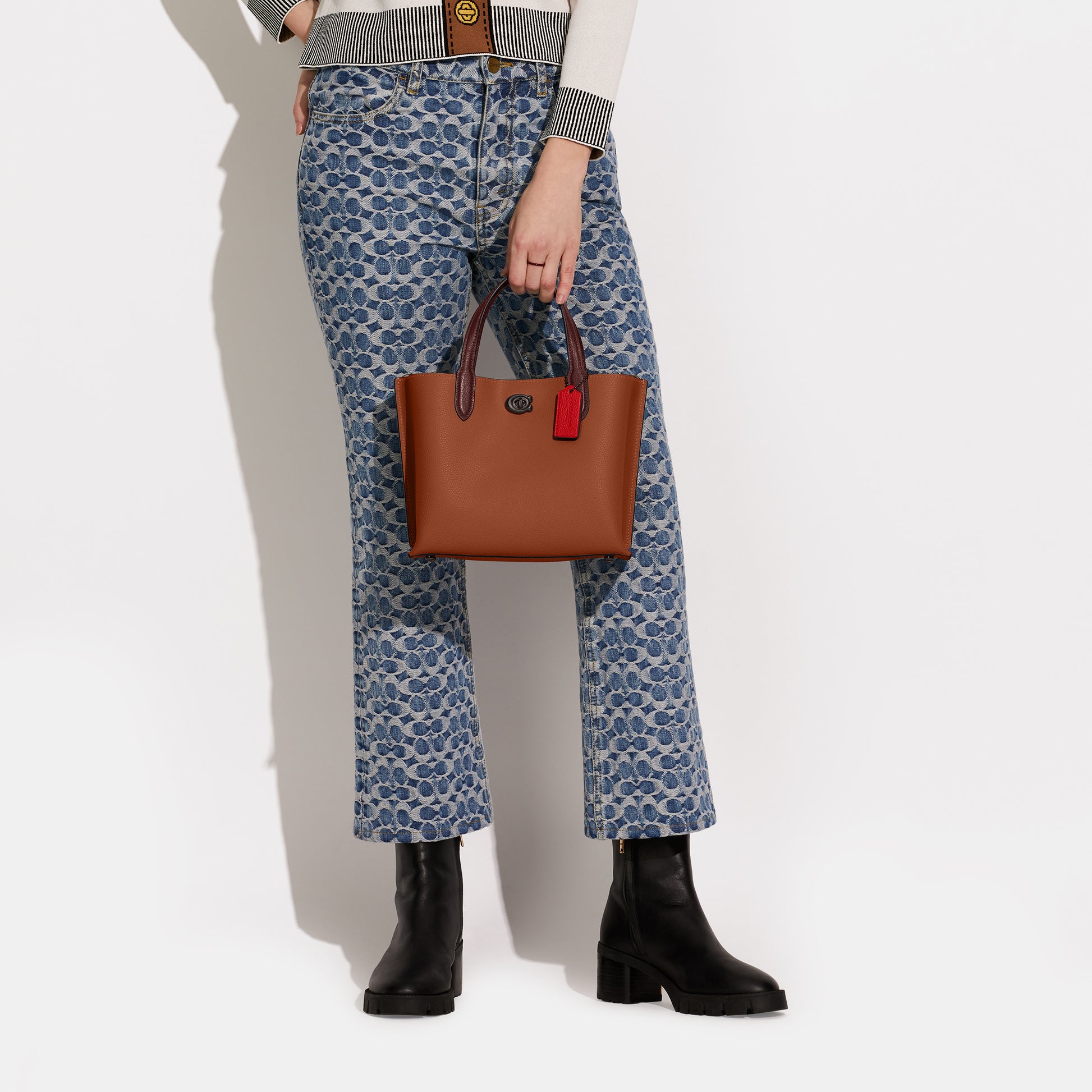 C9092-Willow Tote Bag 24 in Colorblock with Signature Canvas Interior-V5/1941 Saddle Multi