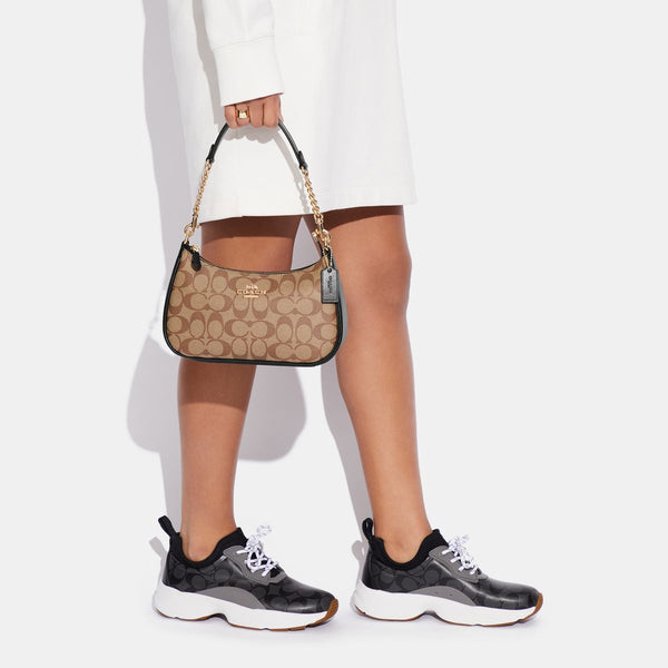 Teri Shoulder Bag In Signature Canvas