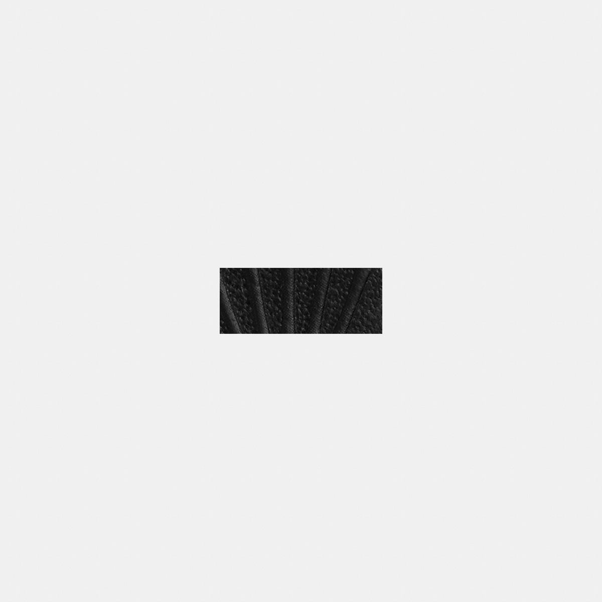 CAH22-Small Tea Rose-Black