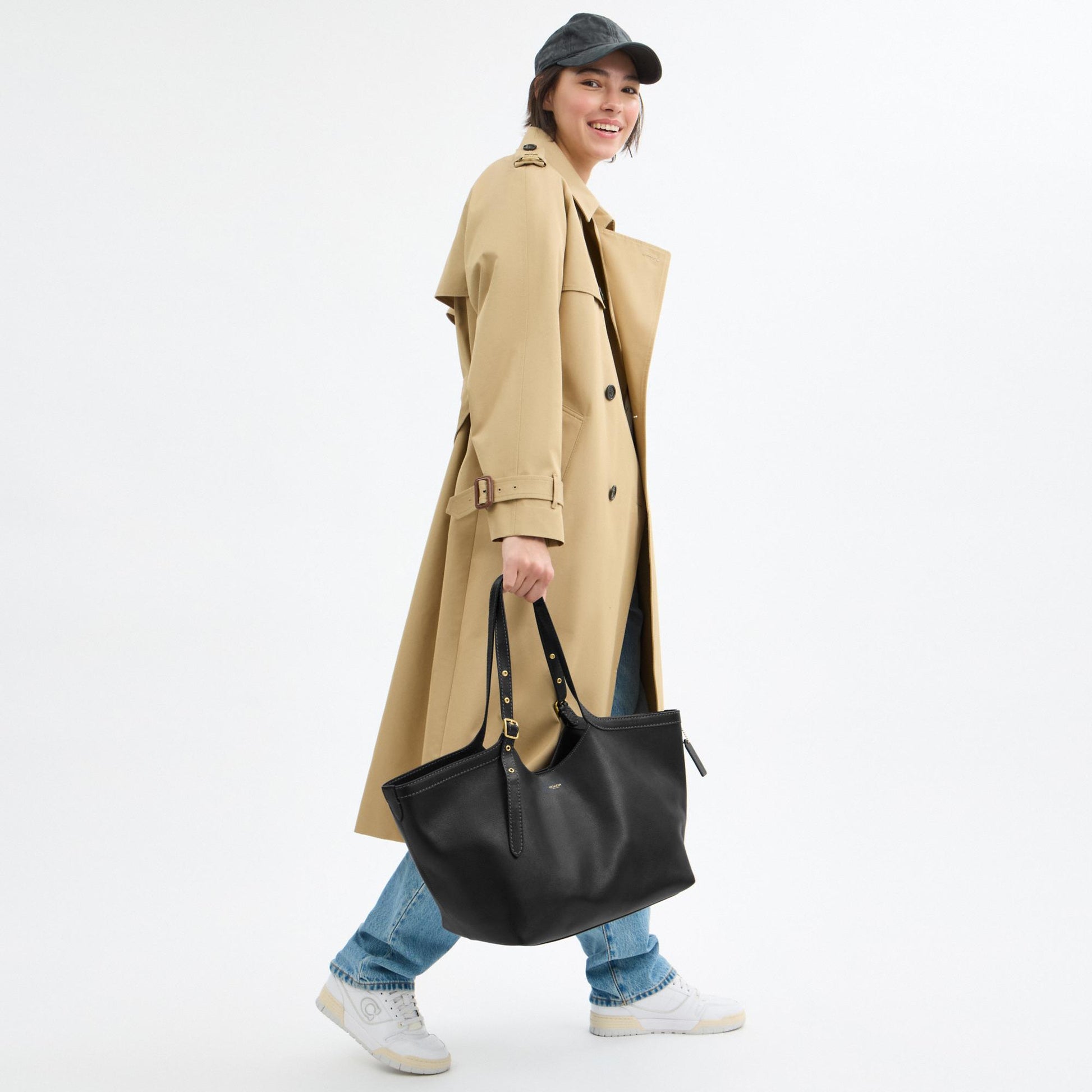 CAM00-Gramercy Tote-B4/Black