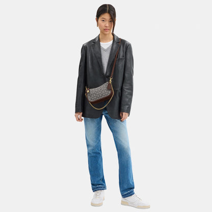 CAM48-SWINGER BAG IN SIGNATURE JACQUARD-B4/Oak Maple