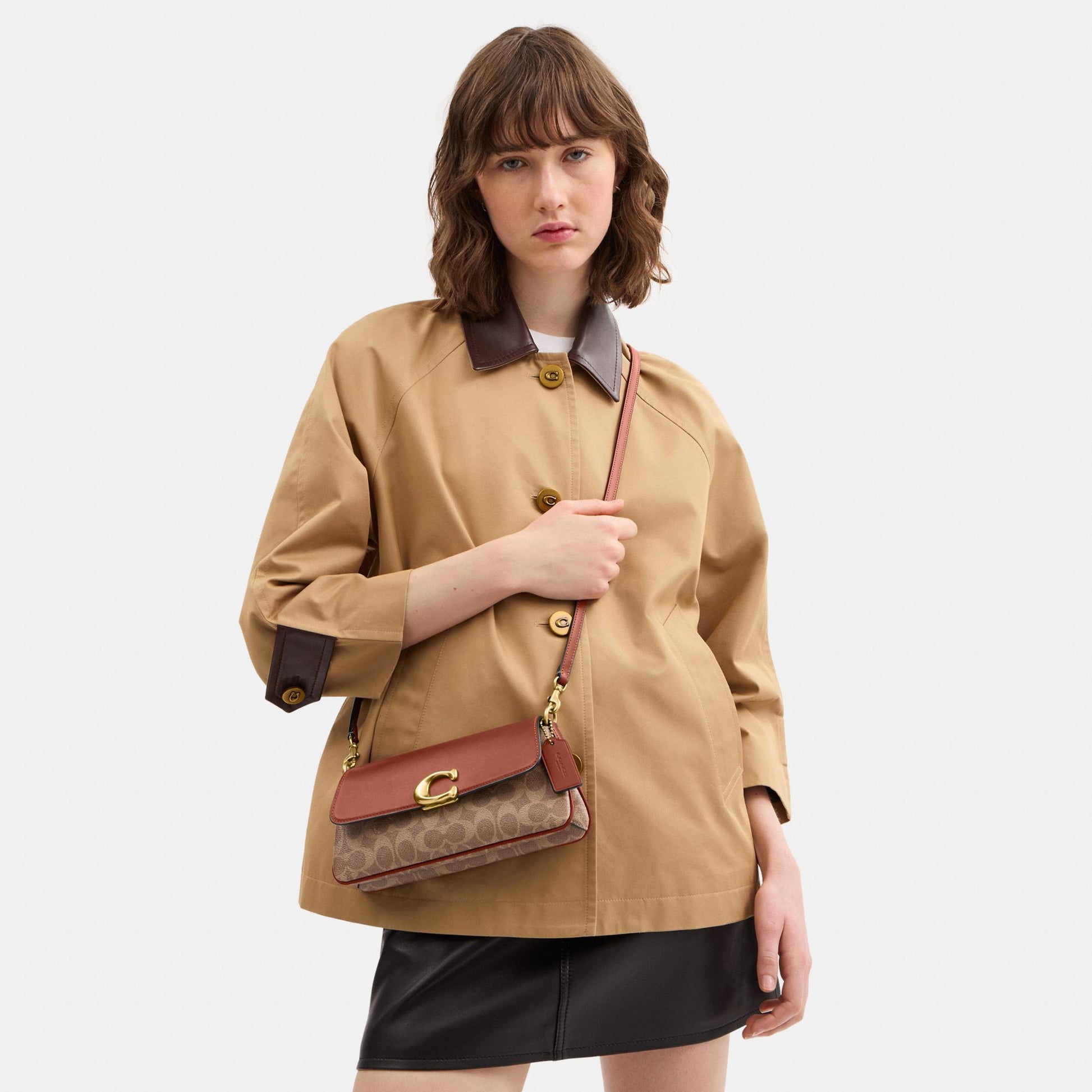 CBA83-Jet Shoulder Bag in Signature Canvas-B4/Tan Caramel