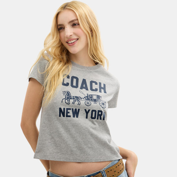 تي شيرت من القطن العضوي مزين بشعار الحصان والعربة