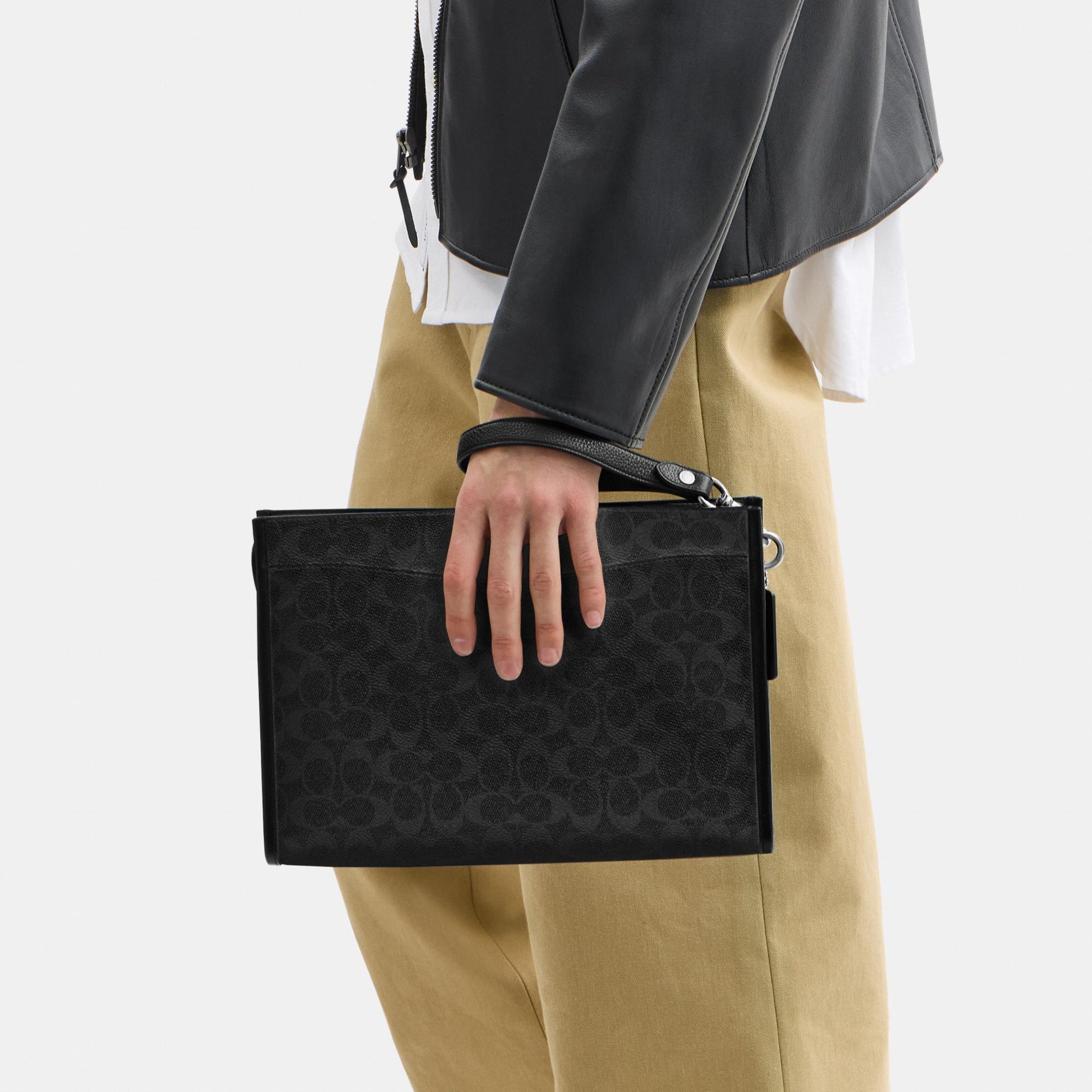 CBG27-Charter Pouch in Signature Canvas-Black Signature