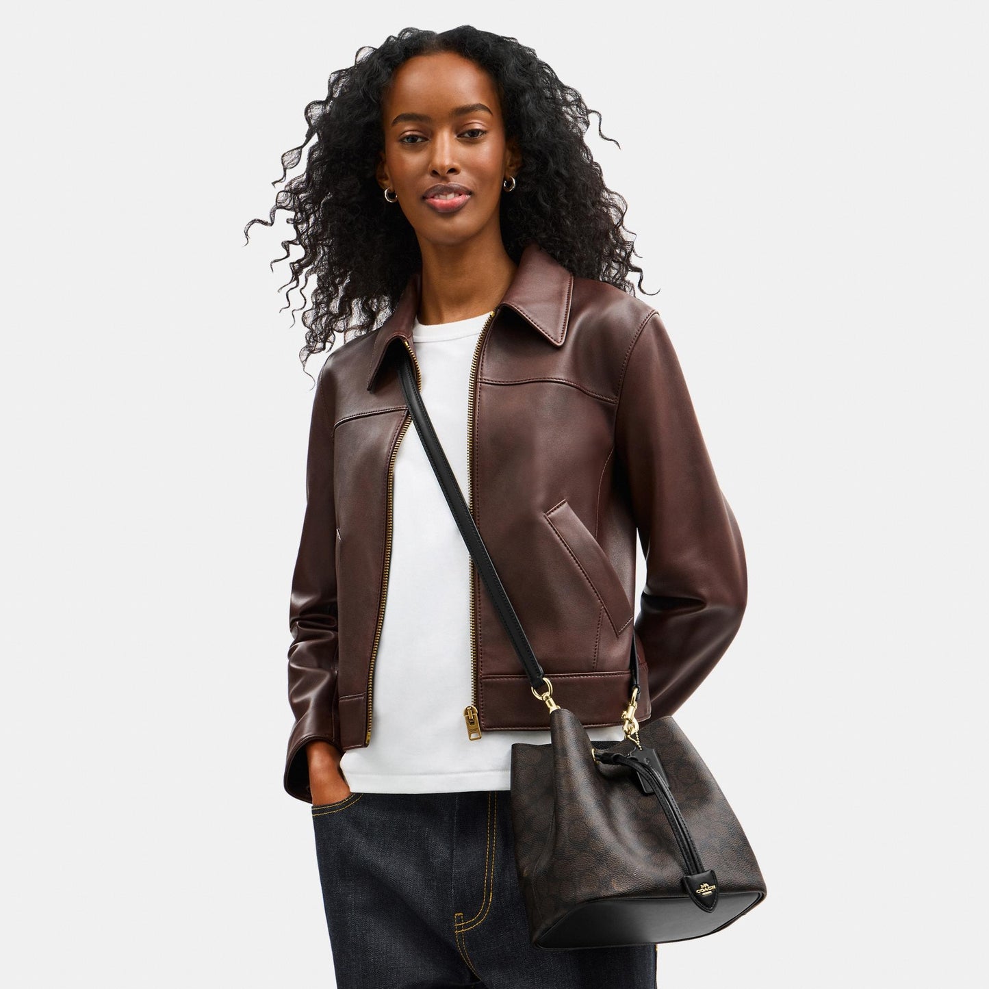 CBH07-Rowan Bucket Bag in Signature Canvas-Im/Walnut/Black