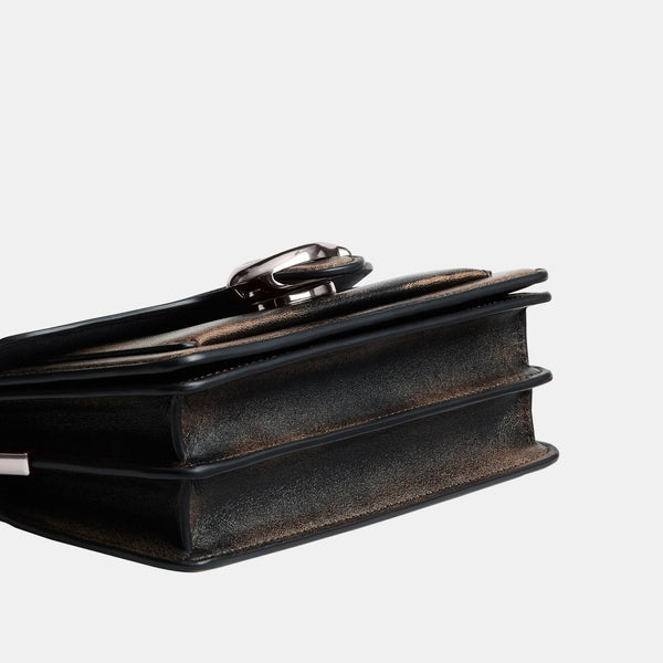 حقيبة كتف "تابي 20" من الجلد المعتّق