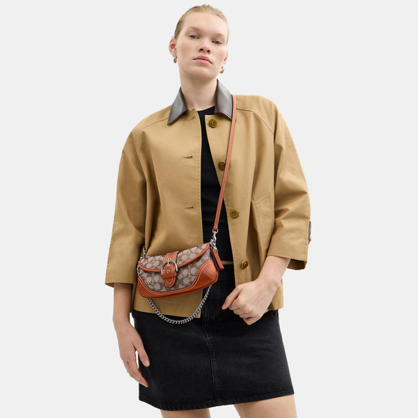 حقيبة "سوهو 25" من الجاكار بنقشة كوتش مرصعة بالكريستال