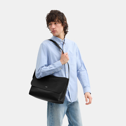 CCB58-Ludlow Messenger Bag-Black