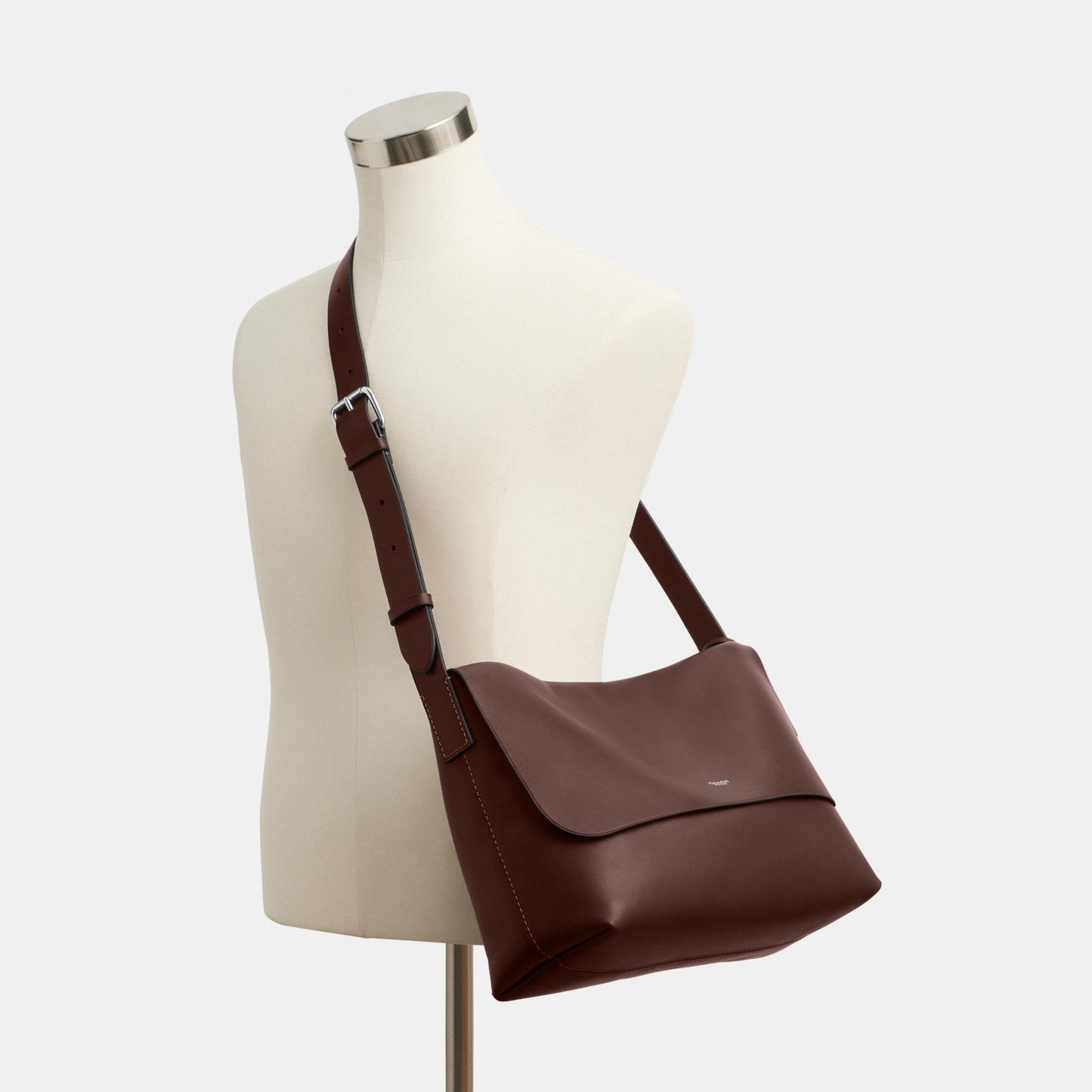CCB58-Ludlow Messenger Bag-Maple